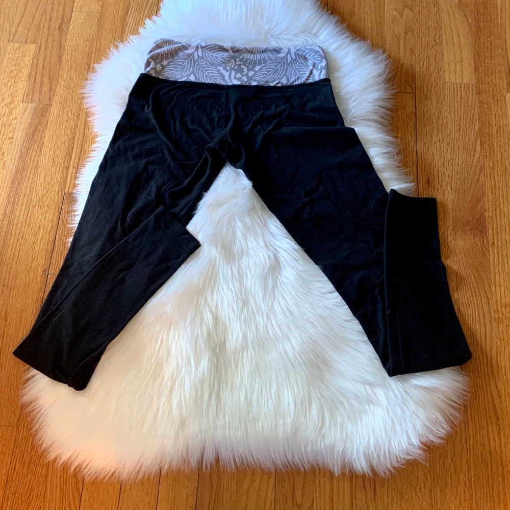 Lululemon Reversible Wunder Under Leggings Size 6